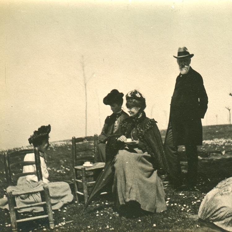 George Washburn with family